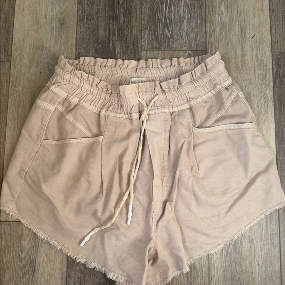 Pilcro Pants - Anthropologie Sz L Pilcro Cream metallic Drawstring high waisted shorts